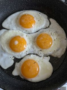 Куриное яйцо жареное